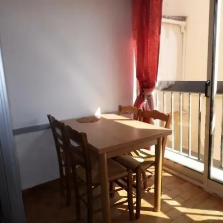 Maison Des Sarrazins Apartamento *